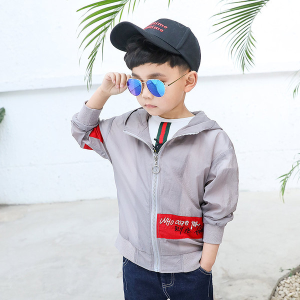 Õhuke värvilise aplikatsiooniga kevad-sügisjope - mitu mudelit