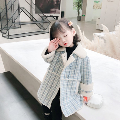 Ruuduline nööpide ja kraega lastemantel tüdrukutele