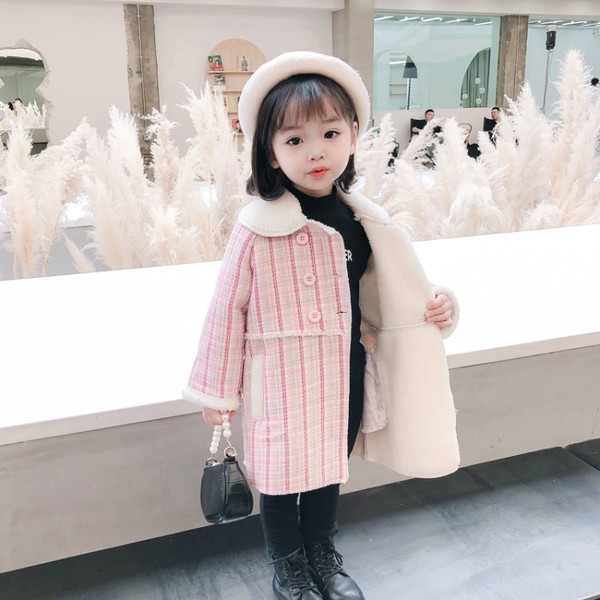 Ruuduline nööpide ja kraega lastemantel tüdrukutele