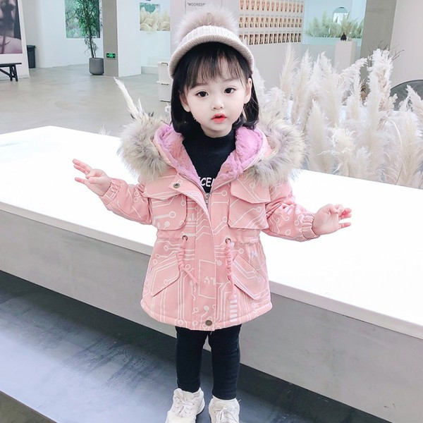 Kolmes värvitoonis kapuutsiga ja udusulgedega laste vabaaja jope