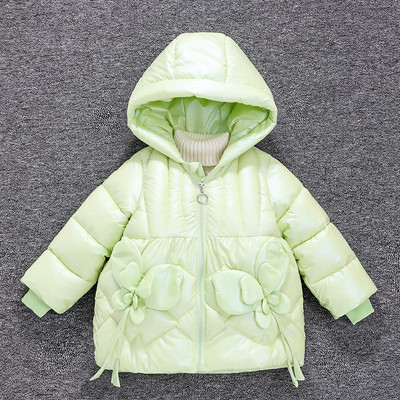 Moodne 3D elemendi ja kapuutsiga talvine laste jope