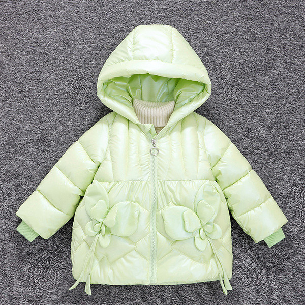 Moodne 3D elemendi ja kapuutsiga talvine laste jope