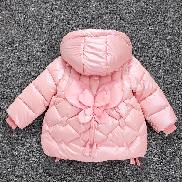 Moodne 3D elemendi ja kapuutsiga talvine laste jope