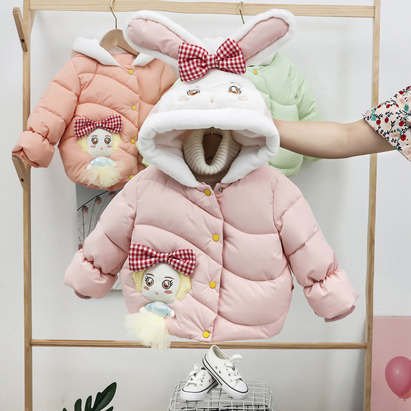 Moodne laste talvejope paela ja 3D elemendiga kapuutsil