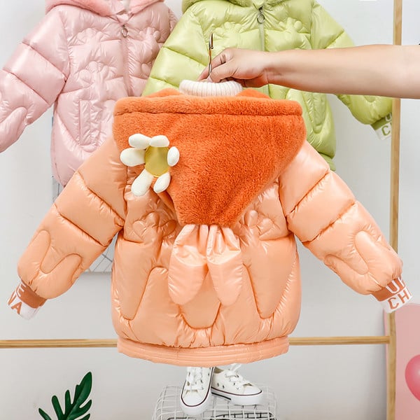 Moodne sulekapuutsiga talvine lastejope tüdrukutele