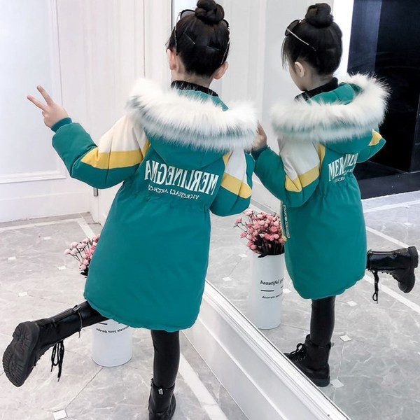 Zimska jakna za djevojčice srednje dužine s paperjem na ovratniku