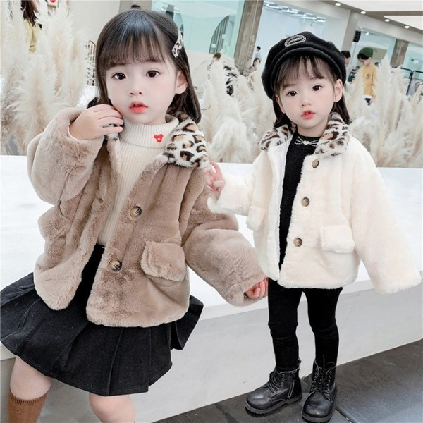 Taskute ja nööpidega laste sulejope tüdrukutele