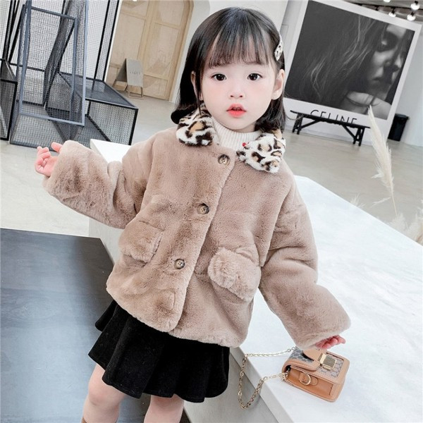 Tüdrukutele sobiv nööpide ja taskutega laste sulejope