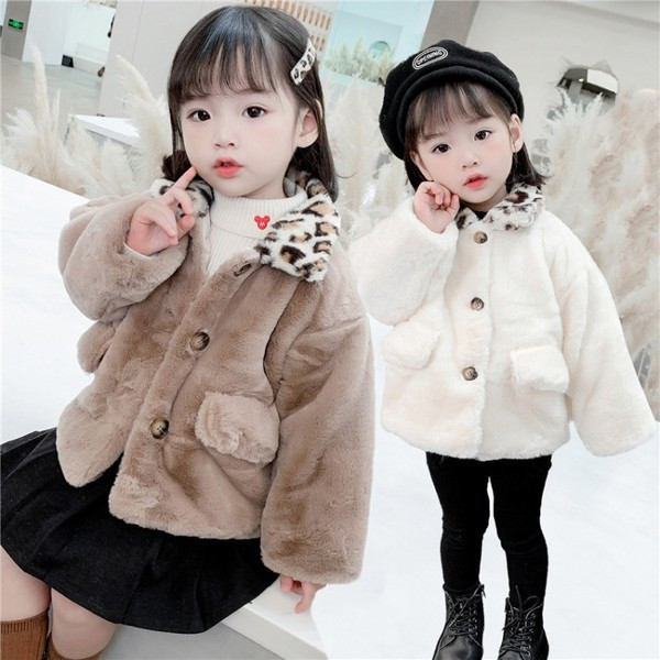 Tüdrukutele sobiv nööpide ja taskutega laste sulejope