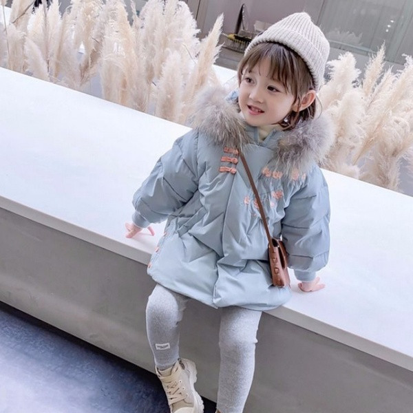 Geaca de iarna pentru copii cu broderie si puf la guler