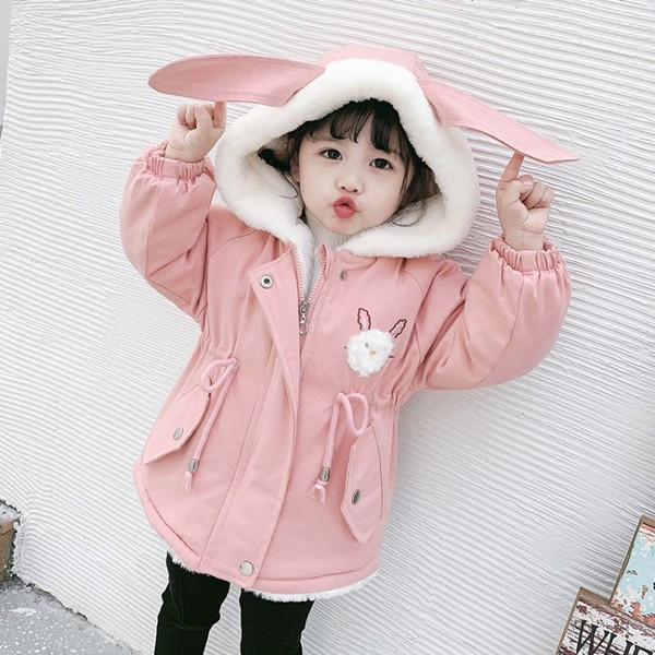 Dnevna dječja jakna s aplikacijom i 3D elementom