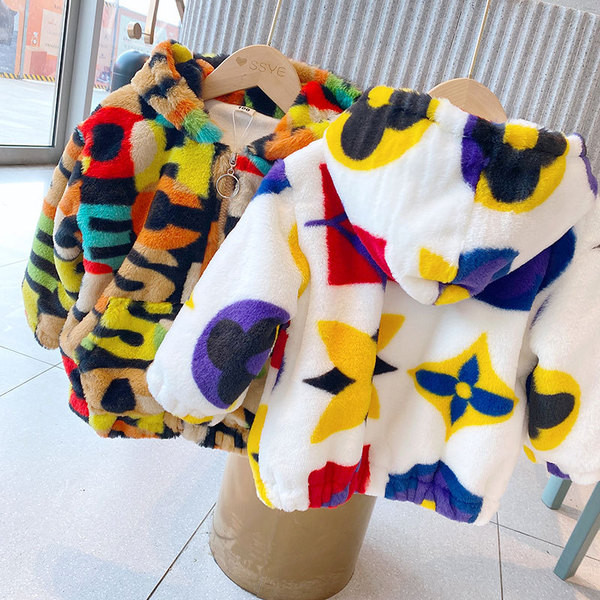 Jakna za djevojčice s kapuljačom i uzorkom u boji