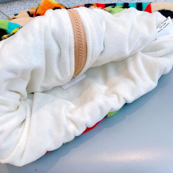 Jakna za djevojčice s kapuljačom i uzorkom u boji