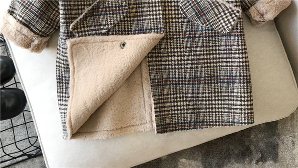 Karirani dječji kaput za djevojčice s kapuljačom i mekom postavom