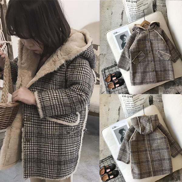 Karirani dječji kaput za djevojčice s kapuljačom i mekom postavom