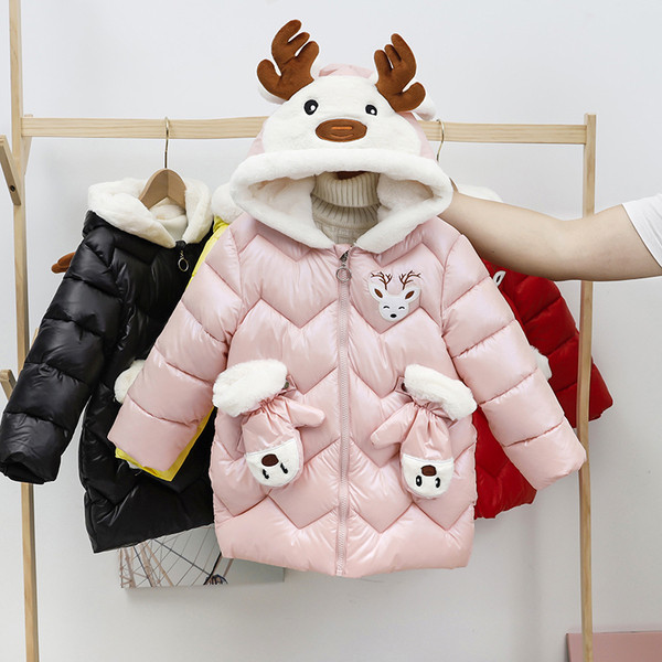 Παιδικό χειμερινό μπουφάν με  στοιχείο - γάντια και ένα 3D στοιχείο στην κουκούλα