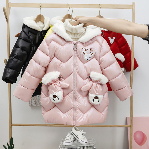 Παιδικό χειμερινό μπουφάν με  στοιχείο - γάντια και ένα 3D στοιχείο στην κουκούλα