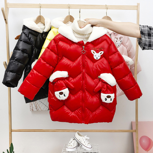Παιδικό χειμερινό μπουφάν με  στοιχείο - γάντια και ένα 3D στοιχείο στην κουκούλα