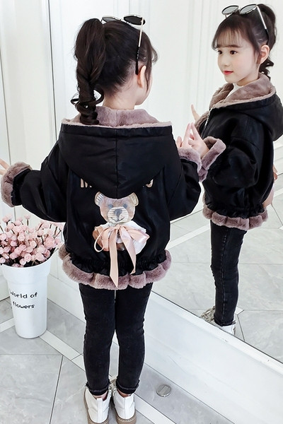 Moderni vaikiška striukė mergaitėms juodos spalvos su aplikacijomis