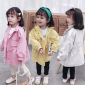 Aktuelna dječja jakna na gumbe za djevojčice