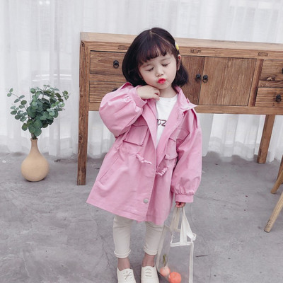 Aktuelna dječja jakna na gumbe za djevojčice