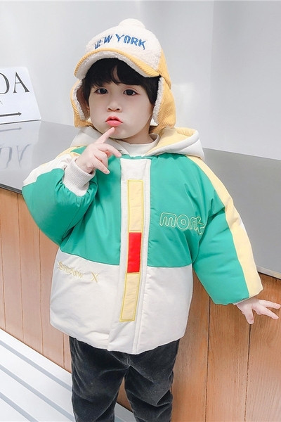 Dječja jakna s 3D elementom na kapuljači i vezom - za dječake