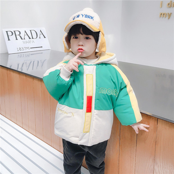 Dječja jakna s 3D elementom na kapuljači i vezom - za dječake