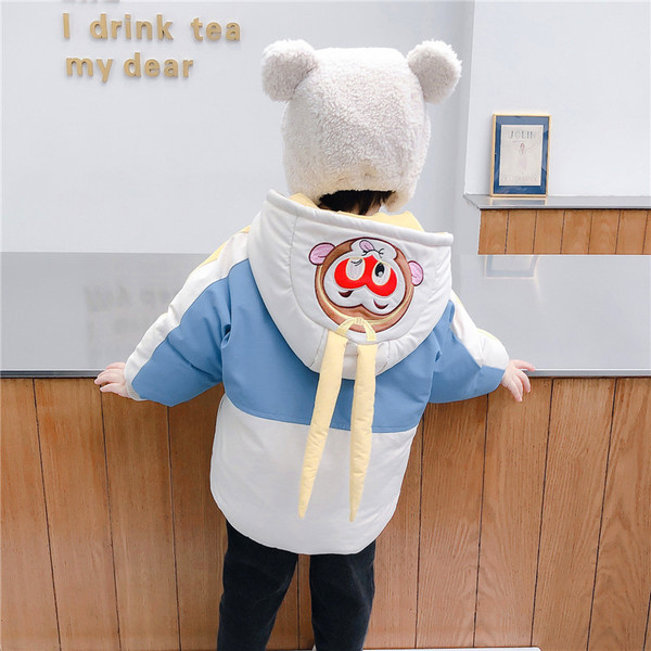 Dječja jakna s 3D elementom na kapuljači i vezom - za dječake