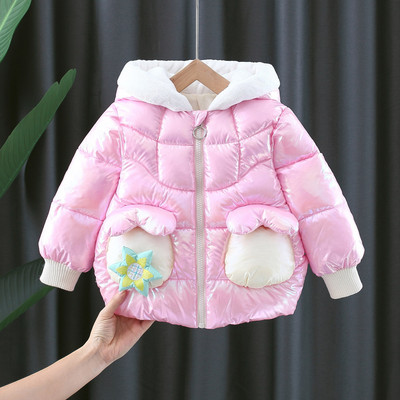 Uut mudelit laste talvejope seljas liblikaga