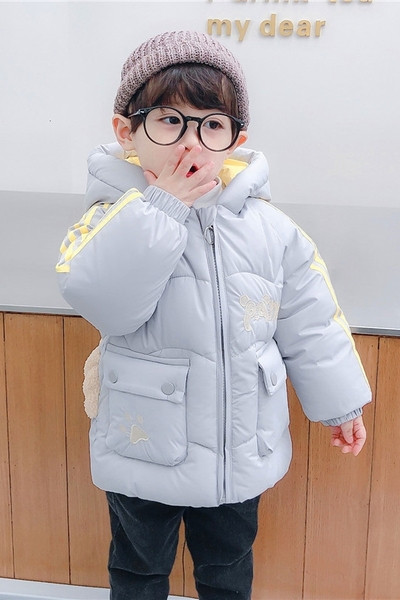 Dječja jakna za dječake sa 3D elementom na leđima i kapuljačom