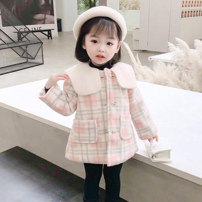 Stiilne nööpide ja taskutega lastemantel tüdrukutele