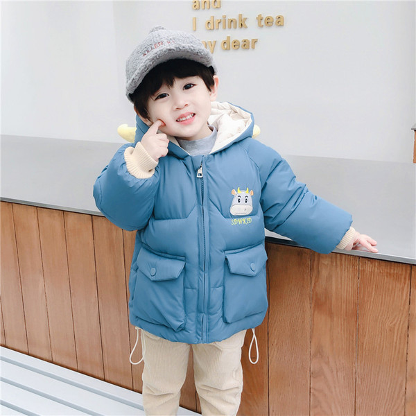 Παιδικό μπουφάν για αγόρια με τρισδιάστατο στοιχείο στη πλάτη και κεντήματα