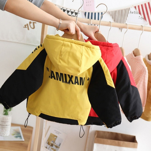 Kapuutsi ja lukuga sügis-talve jope poistele