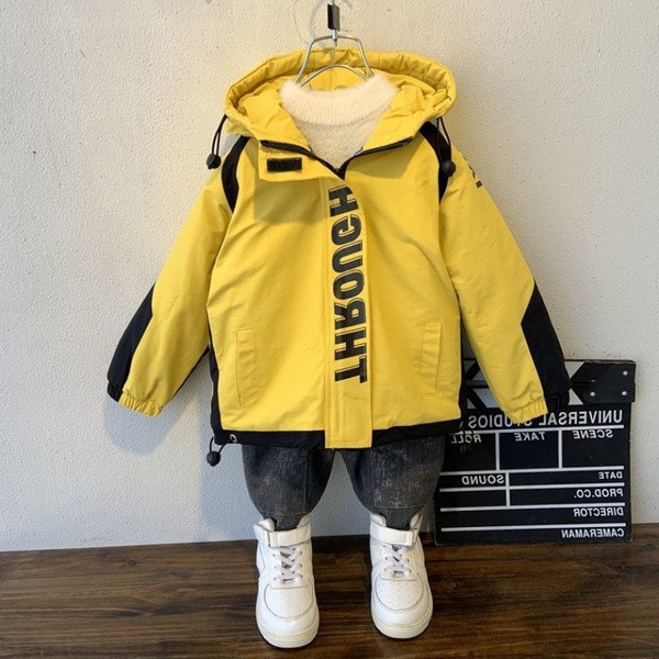 Kapuutsi ja lukuga sügis-talve jope poistele