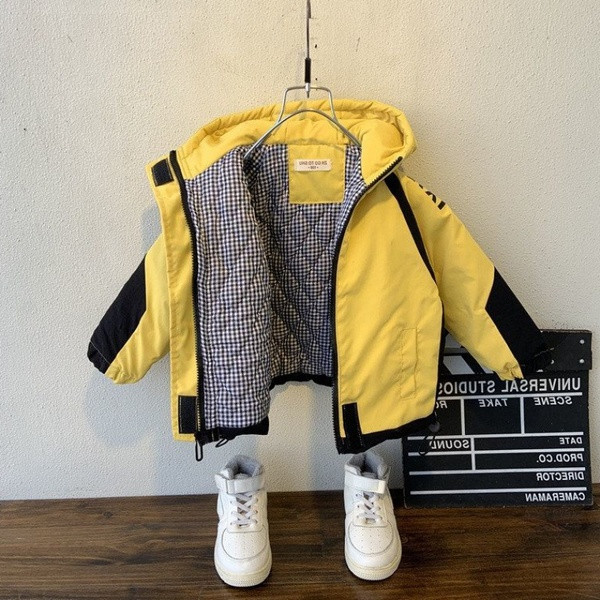 Kapuutsi ja lukuga sügis-talve jope poistele