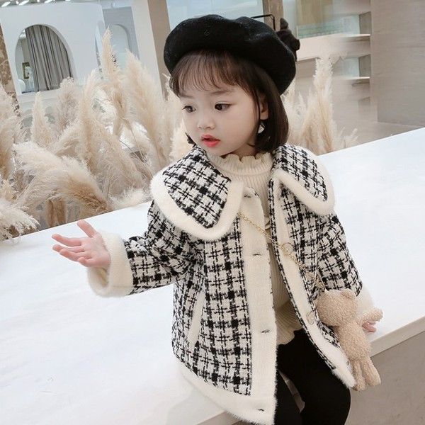 Tüdrukutele sobiv nööpide ja taskutega laste jope