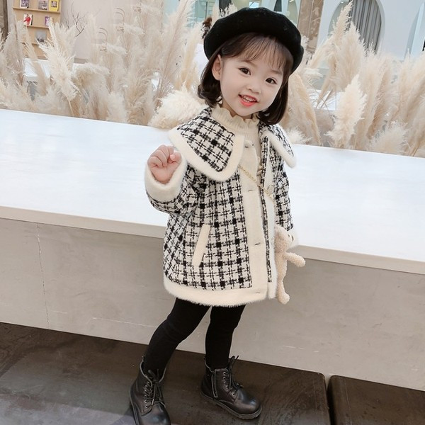 Tüdrukutele sobiv nööpide ja taskutega laste jope