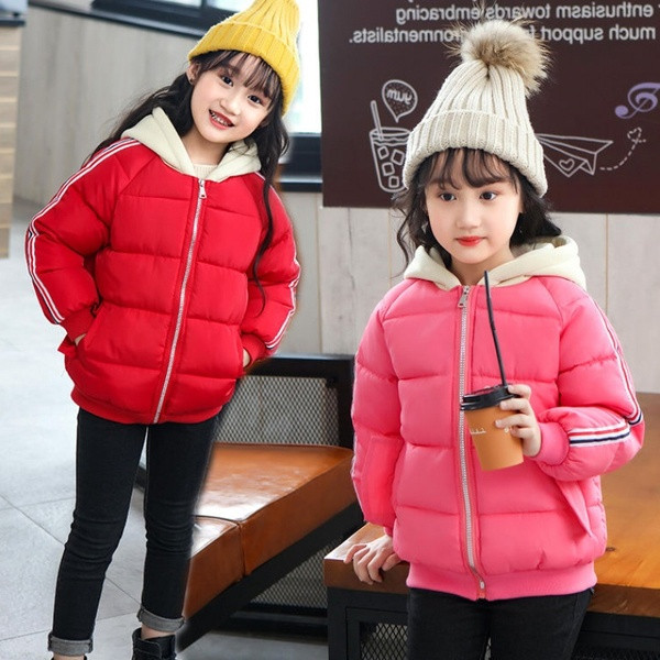 Kapuutsiga ja küljeäärega talvejope - kaks mudelit tüdrukutele ja poistele