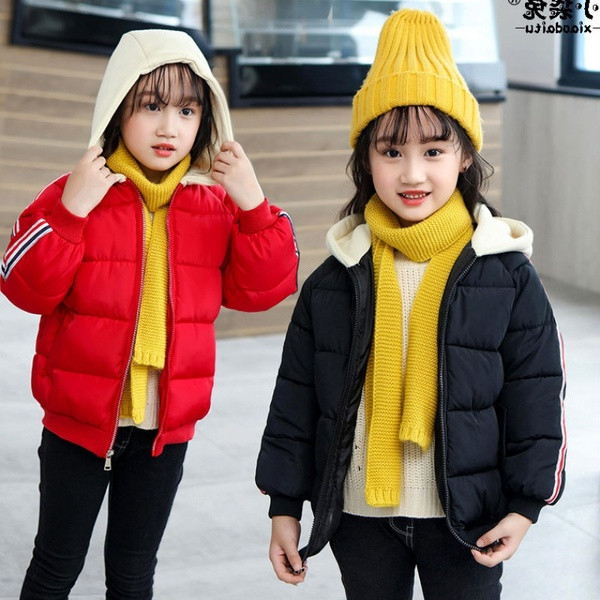 Kapuutsiga ja küljeäärega talvejope - kaks mudelit tüdrukutele ja poistele