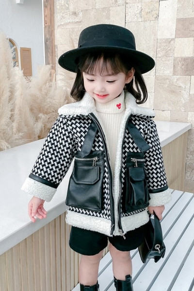 Νέο μοντέλο παιδικό μπουφάν με μαλακή επένδυση και τσέπες κατάλληλες για κορίτσια