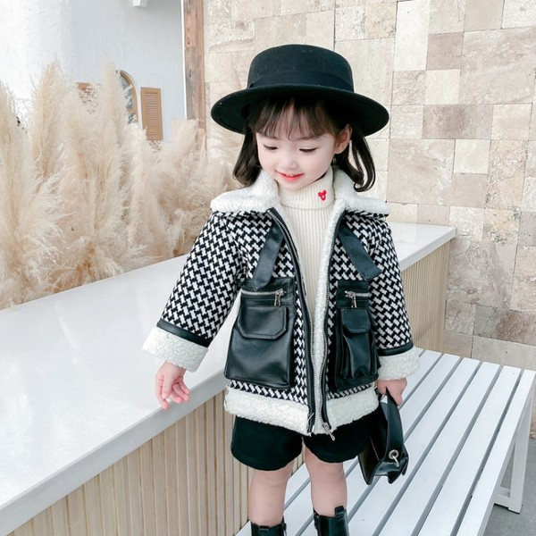 Νέο μοντέλο παιδικό μπουφάν με μαλακή επένδυση και τσέπες κατάλληλες για κορίτσια