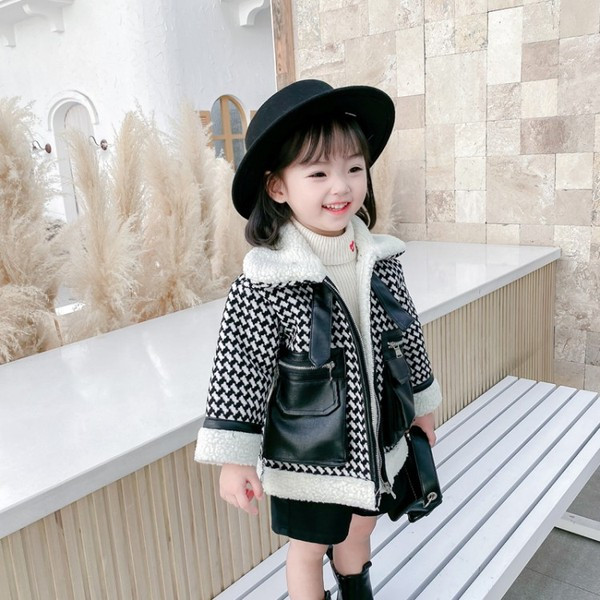 Νέο μοντέλο παιδικό μπουφάν με μαλακή επένδυση και τσέπες κατάλληλες για κορίτσια