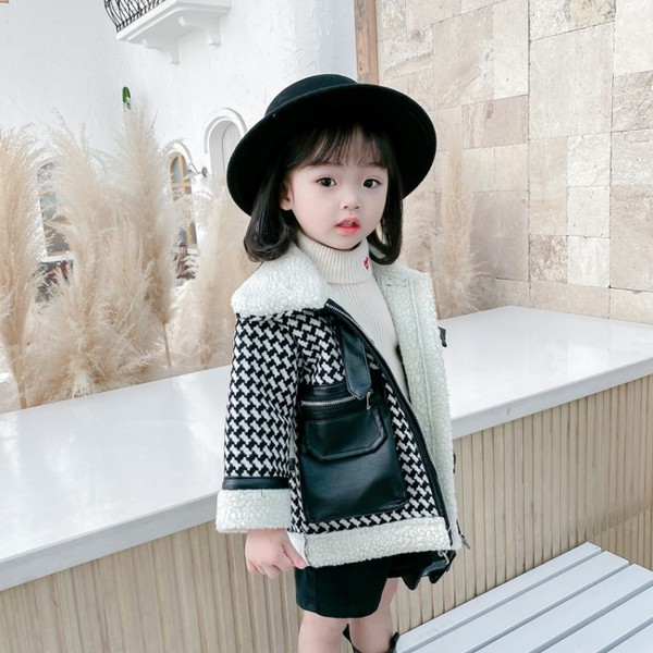 Νέο μοντέλο παιδικό μπουφάν με μαλακή επένδυση και τσέπες κατάλληλες για κορίτσια