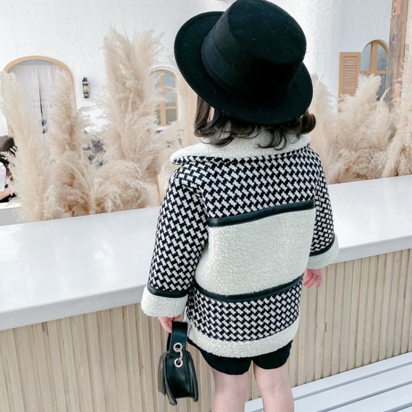 Νέο μοντέλο παιδικό μπουφάν με μαλακή επένδυση και τσέπες κατάλληλες για κορίτσια