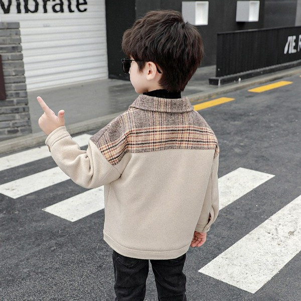 Sügis-talvine nööpide ja klassikalise kraega laste jope