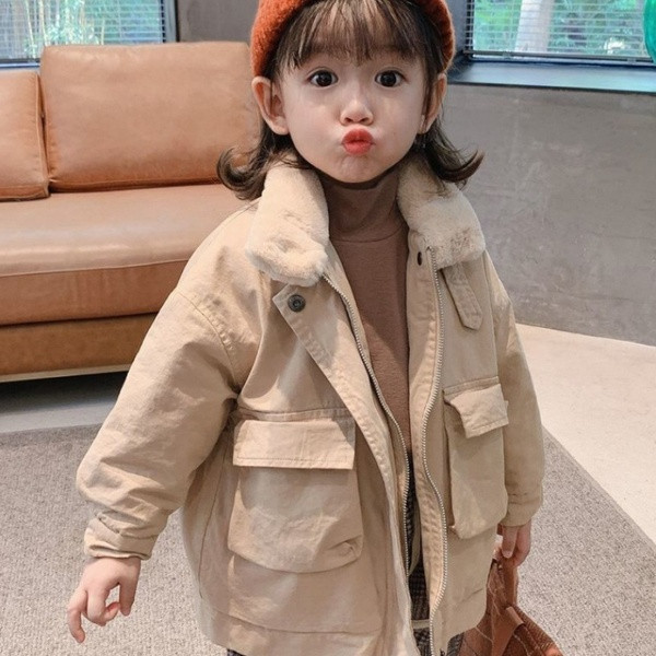 Dječja jakna s toplom postavom i džepovima za djevojčice