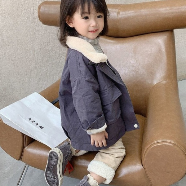 Dječja jakna s toplom postavom i džepovima za djevojčice