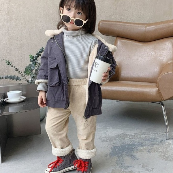 Dječja jakna s toplom postavom i džepovima za djevojčice