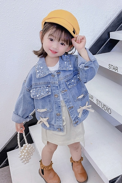 Moodne laste pärlite ja nööpidega teksajakk