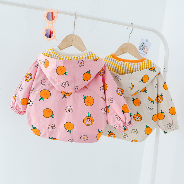 Jauna modeļa bērnu jaka ar kapuci un apdruku - piemērota meitenēm un zēniem